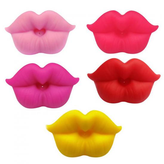 Silicone lips design pacifier nipple